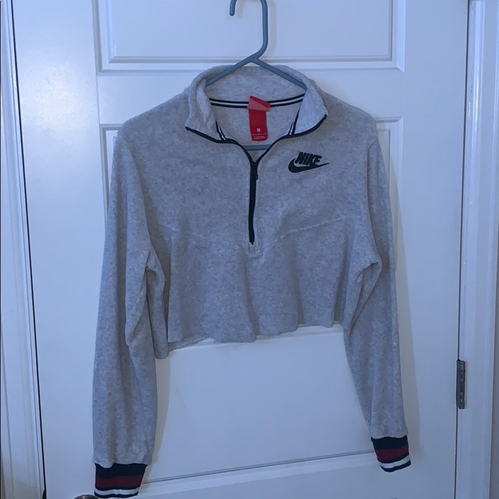 Cropped Nike half zip pullover